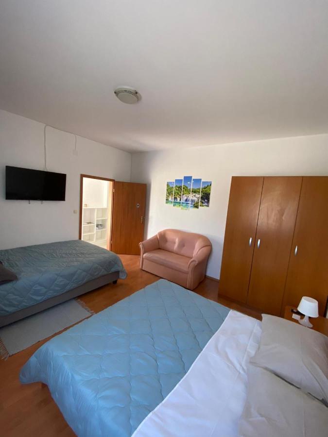 Room Sandra มาทุลยี ภายนอก รูปภาพ