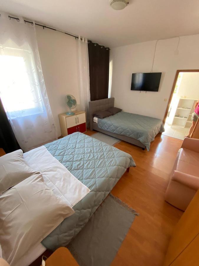 Room Sandra มาทุลยี ภายนอก รูปภาพ